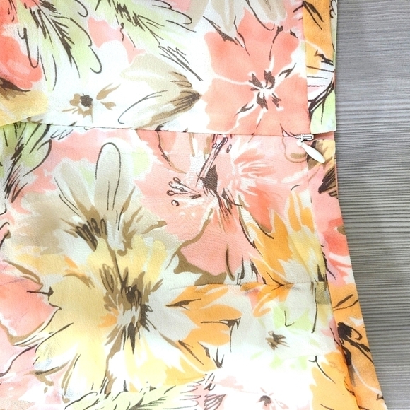 Ann Taylor LOFT Womans Silk Tiered Flowy Floral Ruffle Skirt Size 10 - Picture 7 of 7